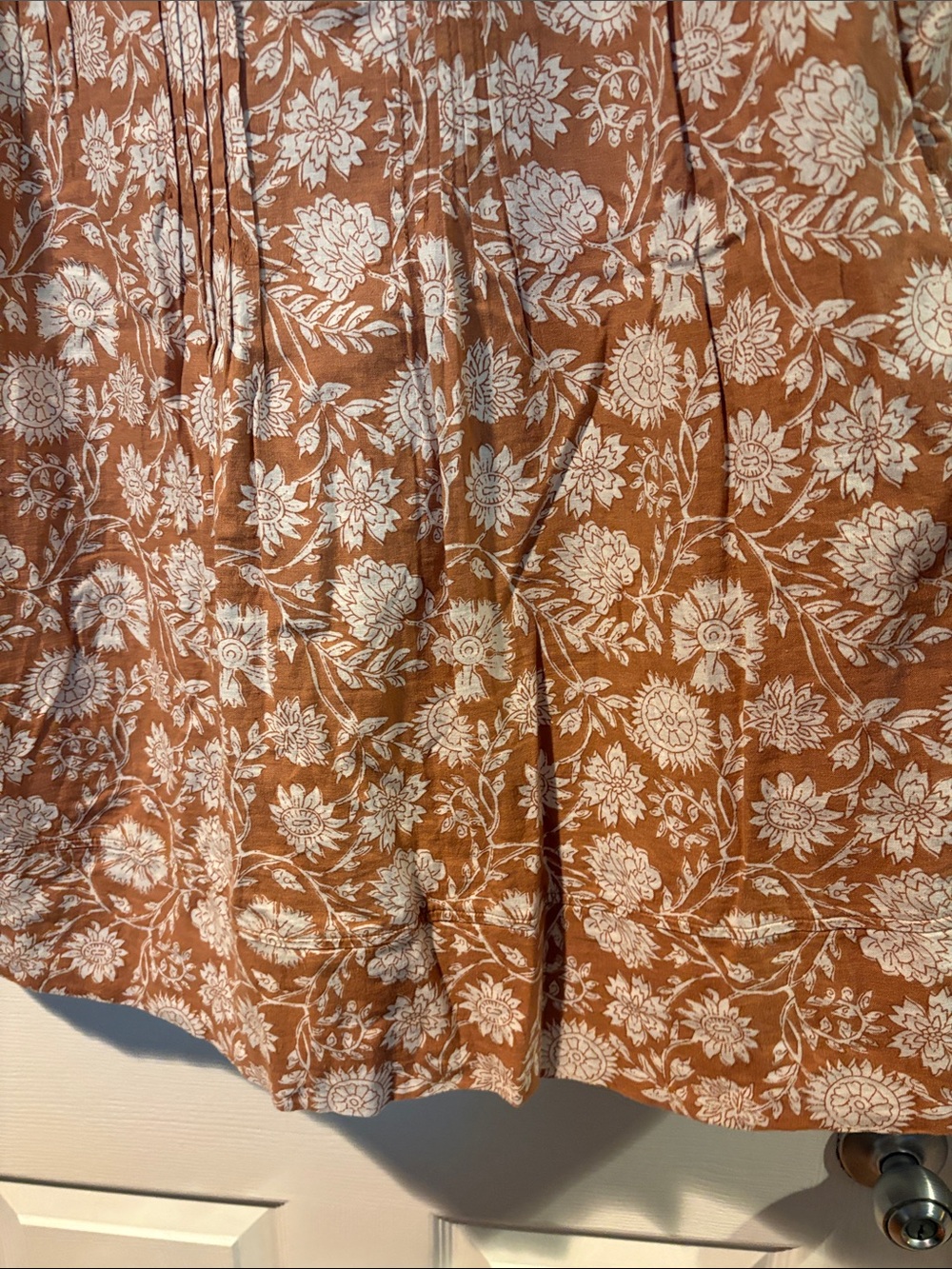 Faherty Rust and White Sleeveless Floral Pintuck Mini Dress - Picture 5 of 6
